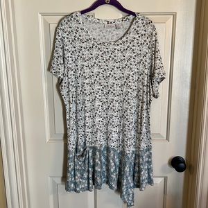 LOGO by Lori Goldstein Mixed print asymmetrical shirt sleeve top 1X